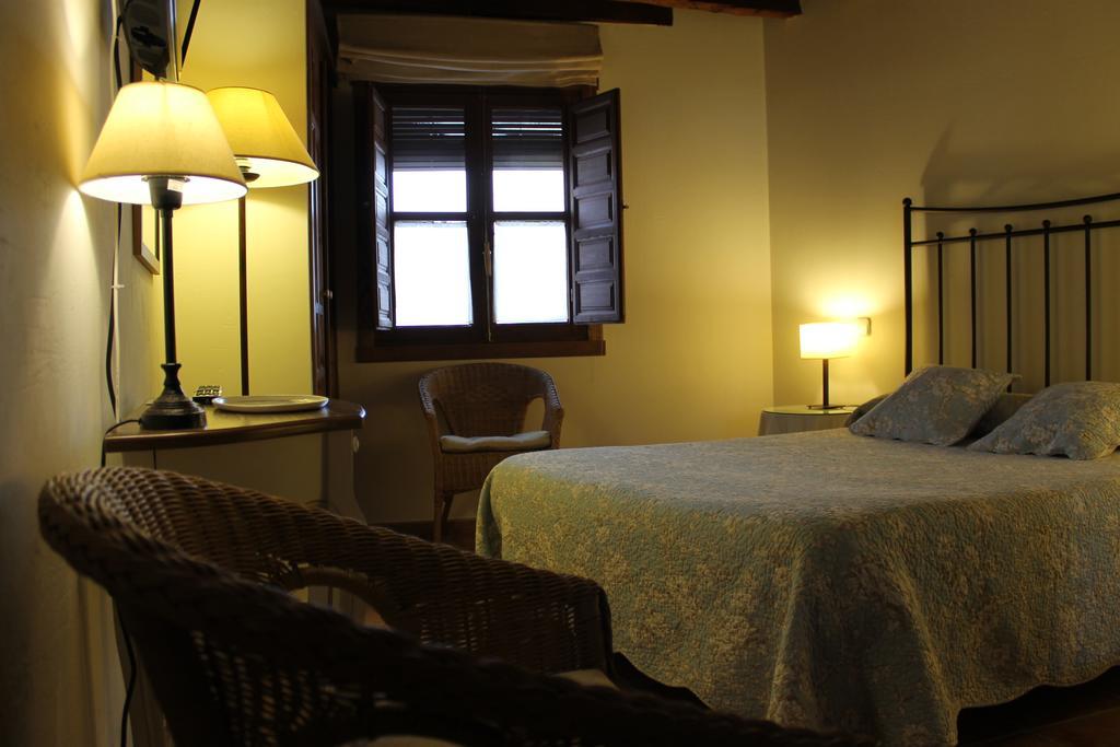 Hostal Rural Luna Y Hostal Rural Lunaposada Candeleda Rum bild