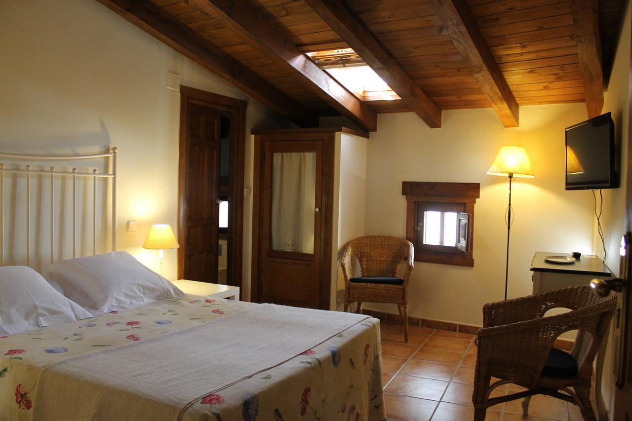 Hostal Rural Luna Y Hostal Rural Lunaposada Candeleda Exteriör bild