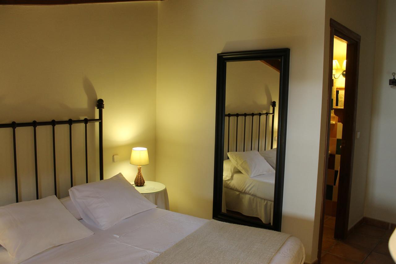 Hostal Rural Luna Y Hostal Rural Lunaposada Candeleda Exteriör bild