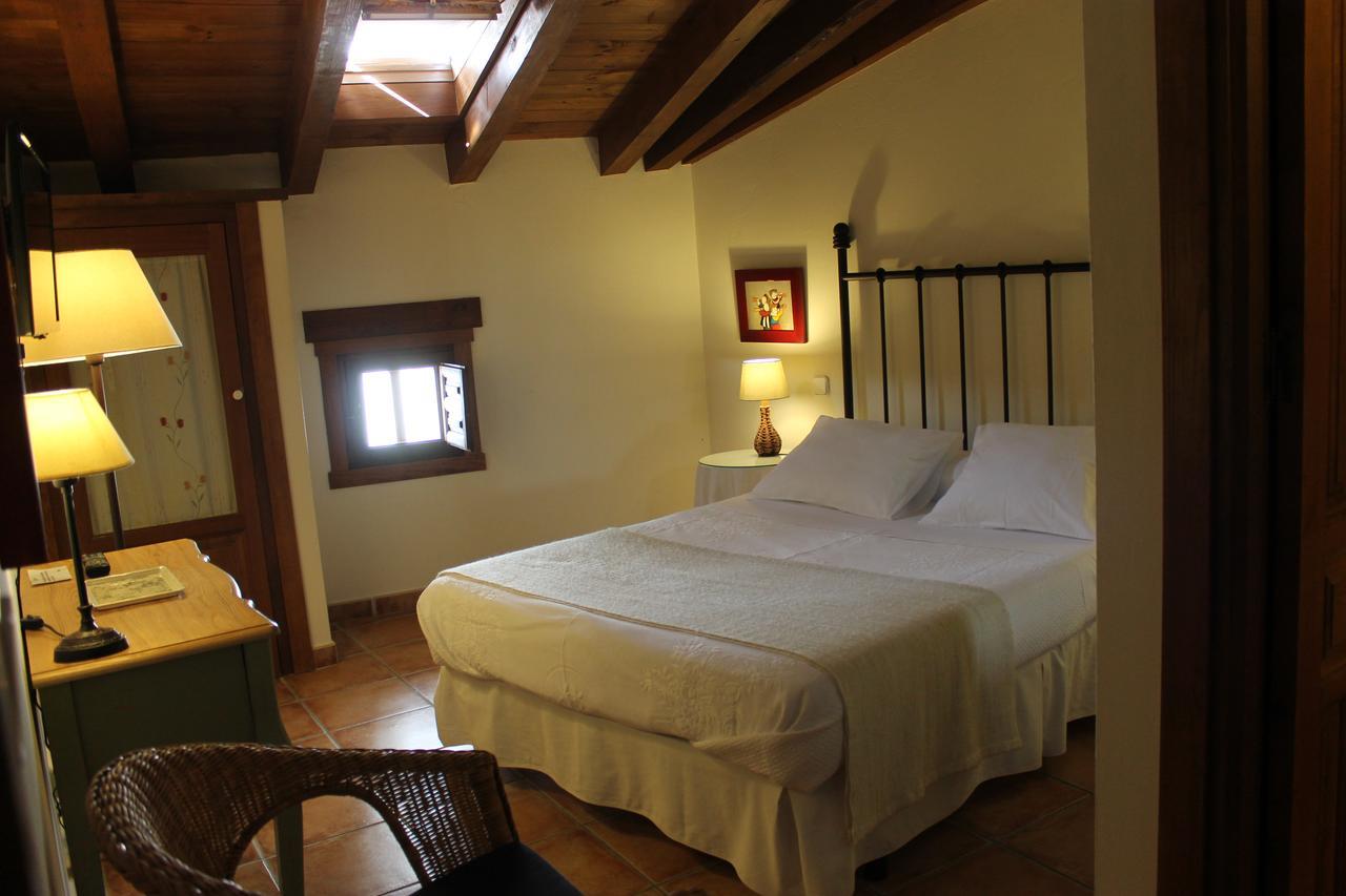 Hostal Rural Luna Y Hostal Rural Lunaposada Candeleda Exteriör bild
