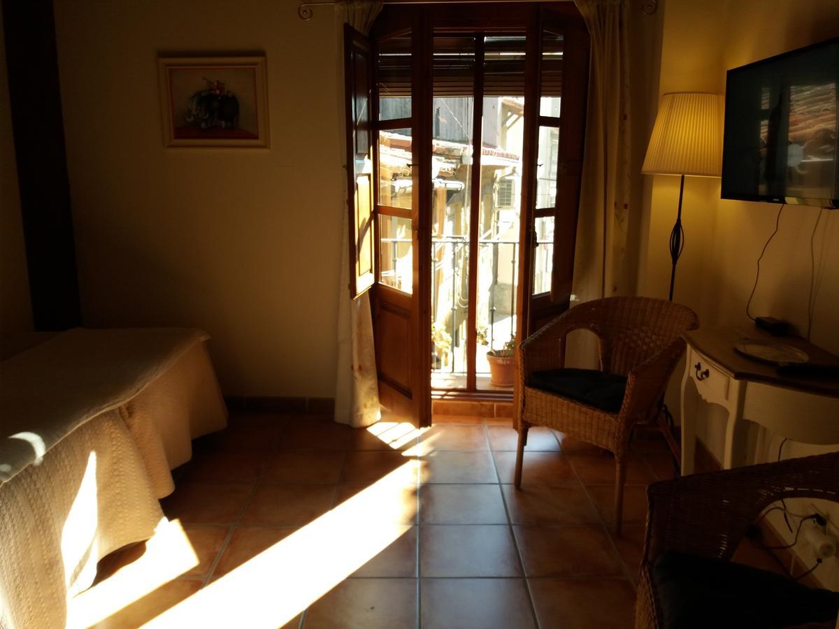 Hostal Rural Luna Y Hostal Rural Lunaposada Candeleda Exteriör bild
