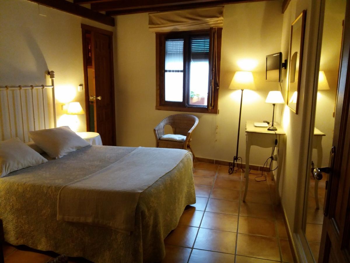 Hostal Rural Luna Y Hostal Rural Lunaposada Candeleda Exteriör bild
