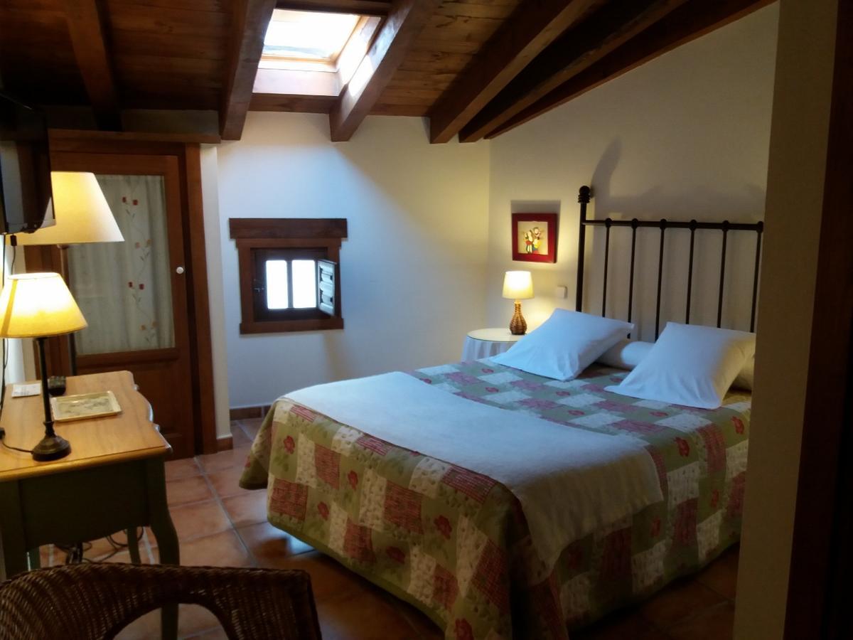 Hostal Rural Luna Y Hostal Rural Lunaposada Candeleda Exteriör bild