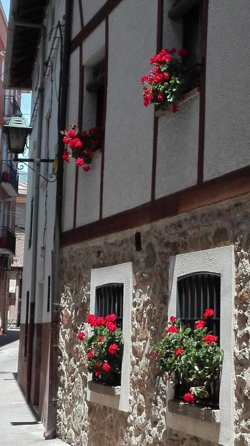 Hostal Rural Luna Y Hostal Rural Lunaposada Candeleda Exteriör bild